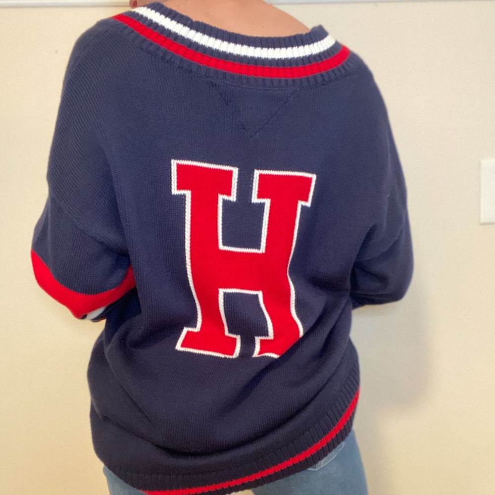 Vintage Boyfriend Tommy Hilfiger V-Neck Sweater